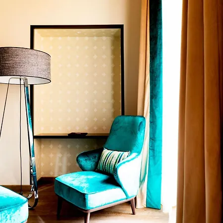 Amadomus Luxury Suites-3